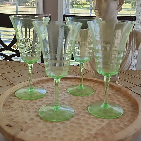 Uranium Glassware Stemware Wine Glasses - Picture 3 of 9